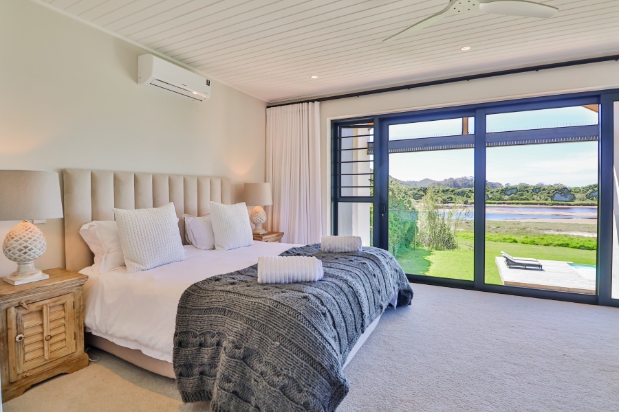 4 Bedroom Property for Sale in Keurboomstrand Western Cape